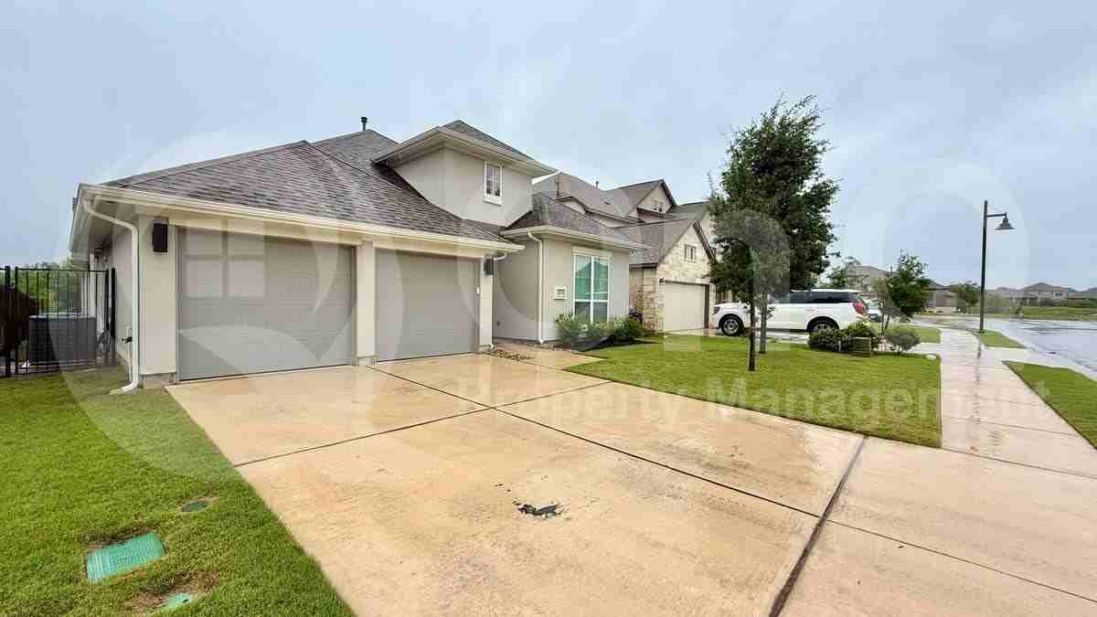 205 Crimson Rose Ct - Photo 2 of 10