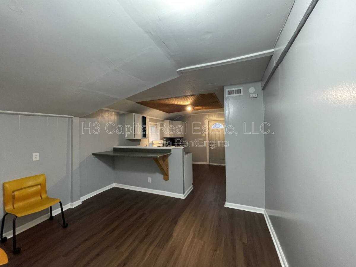 77 Sunset Ave - Photo 3 of 10