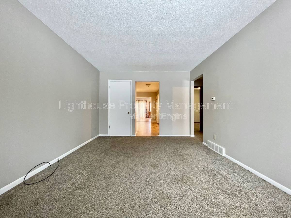 1054 Royal Oak St Sw - Photo 3 of 10
