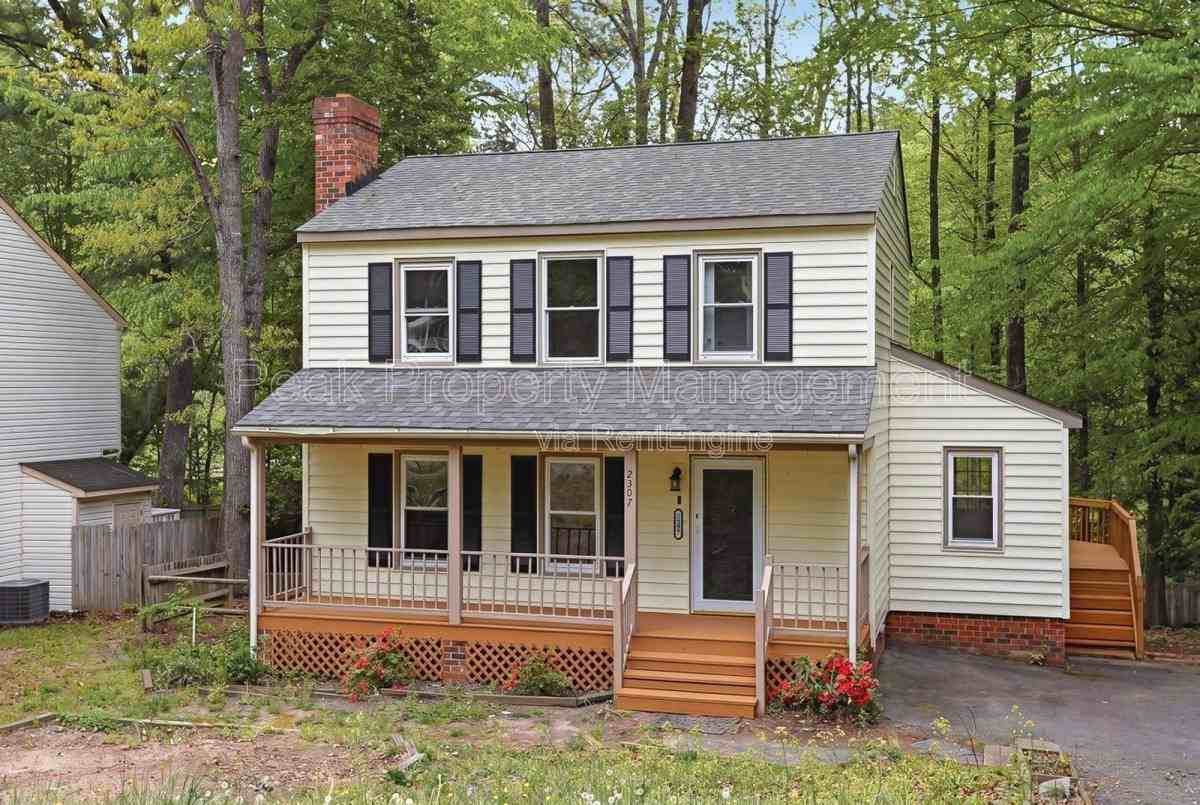 2307 Providence Creek Rd - Photo 2 of 10