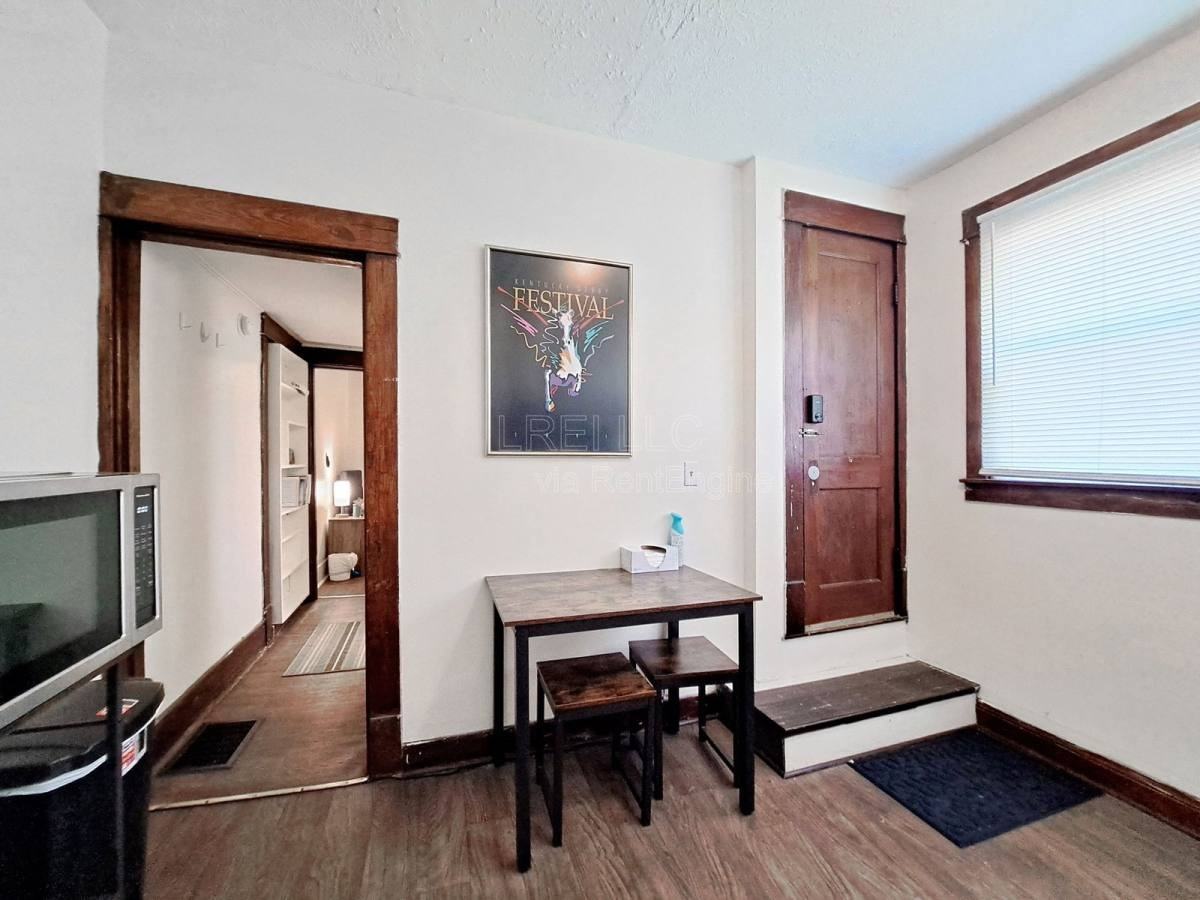 1209 Central Ave #2 - Photo 3 of 10