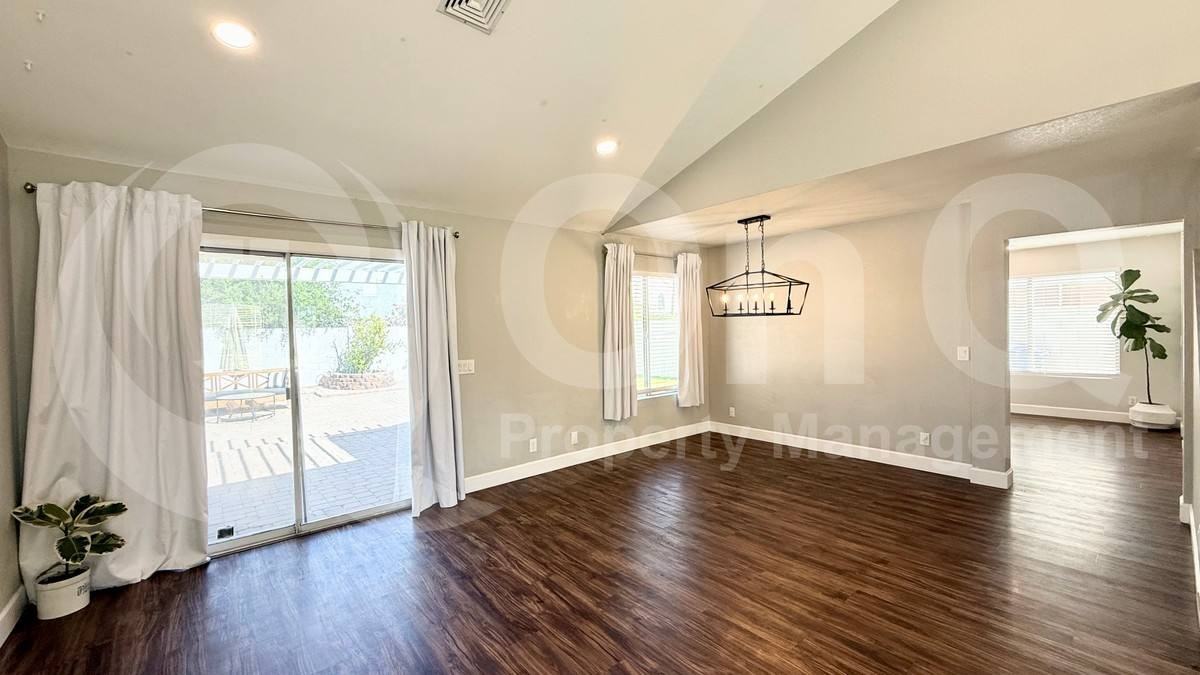 223 S Rush Cir E - Photo 6 of 10