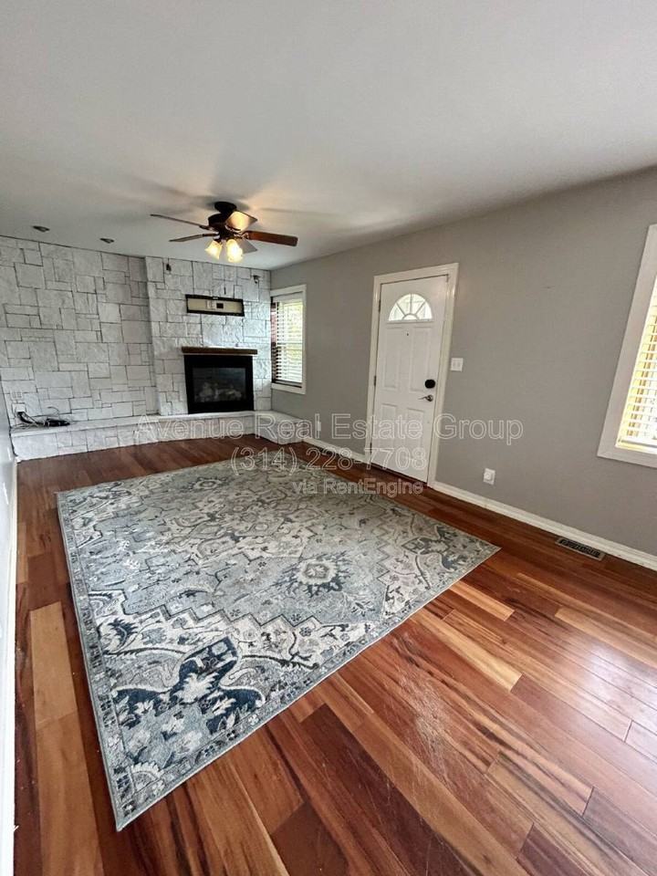9215 Meadowbrook Ln - Photo 2 of 10