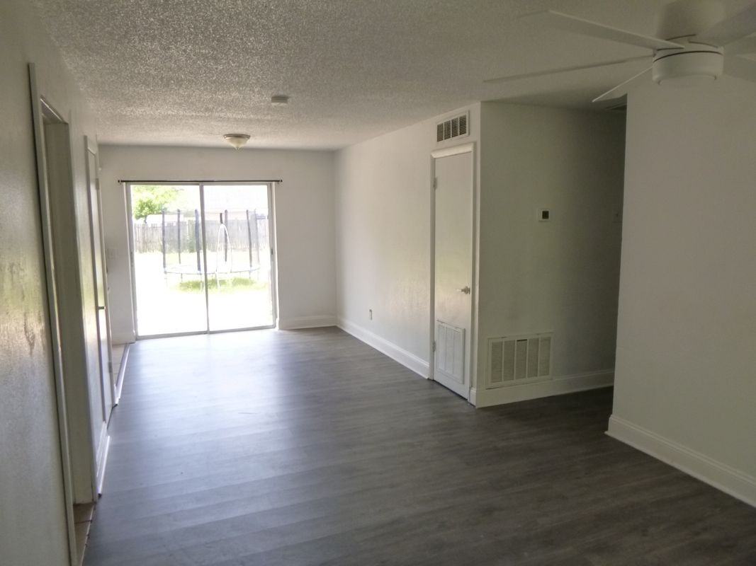 572 Santiago Ave - Photo 2 of 5