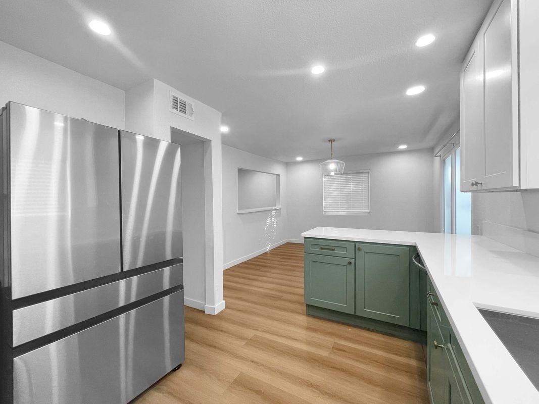 1335 W 139th St ##101 - Photo 4 of 17