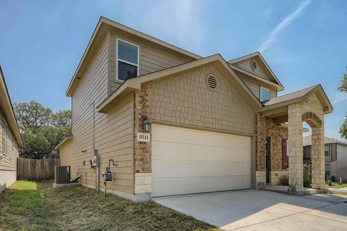 15111 Pandion Dr - Photo 2 of 28