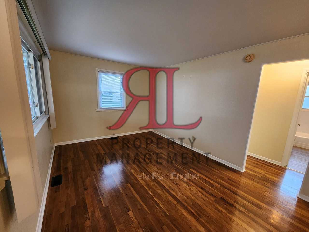 2436 Charlemagne St - Photo 4 of 28