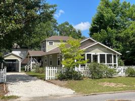 featured image of 2318 N 17th Ave