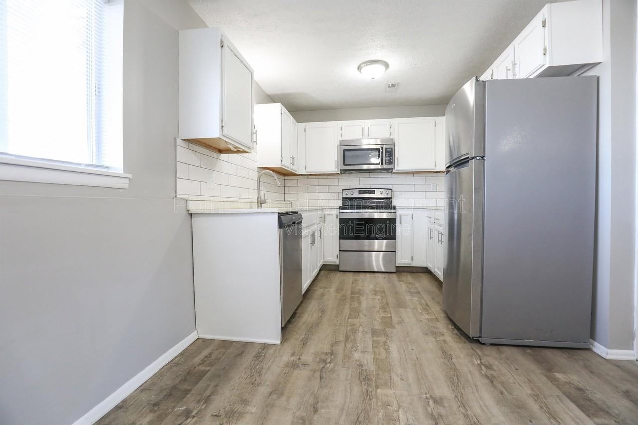 1224 Gold Coast Rd #133 - Photo 5 of 28