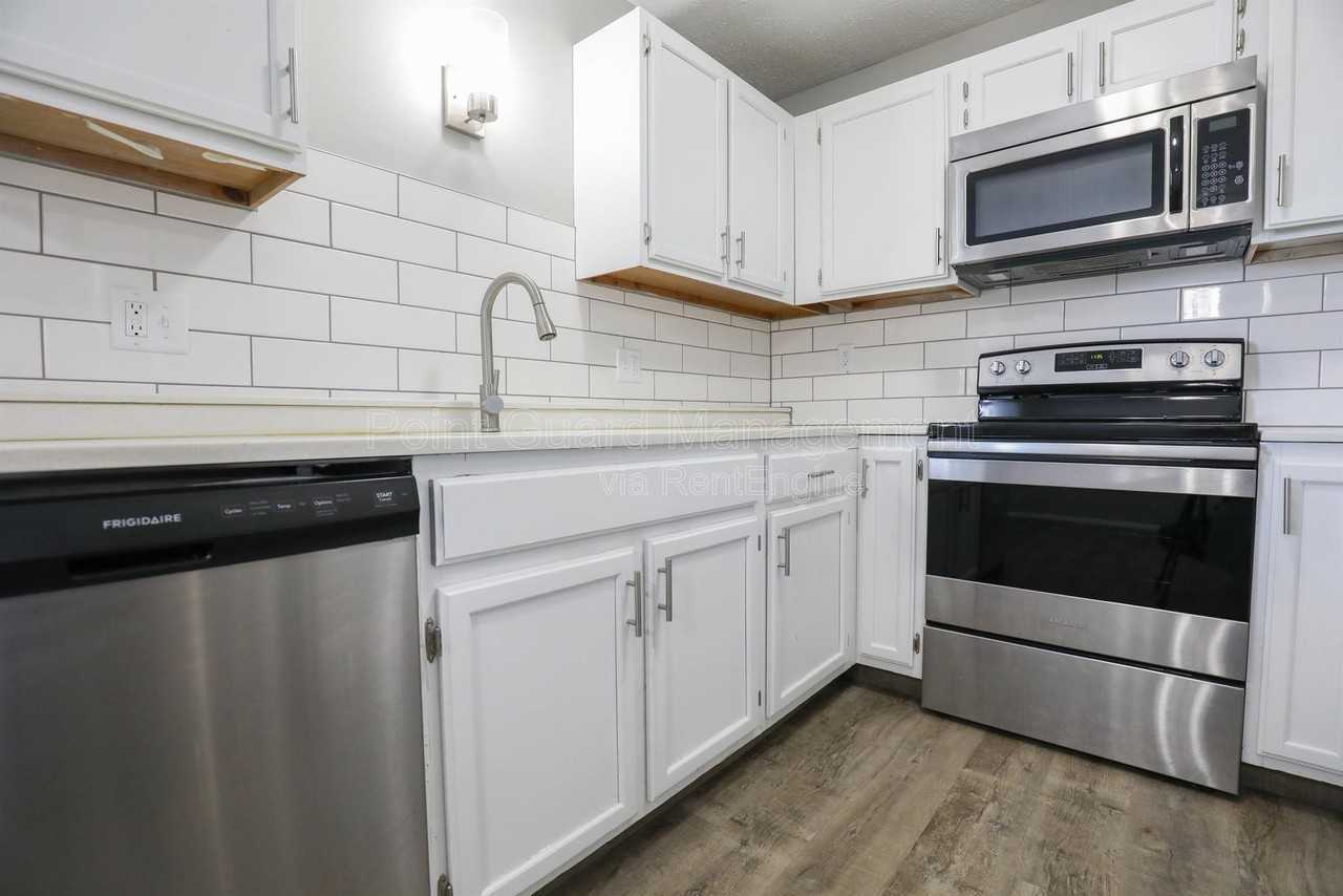 1224 Gold Coast Rd #133 - Photo 6 of 28