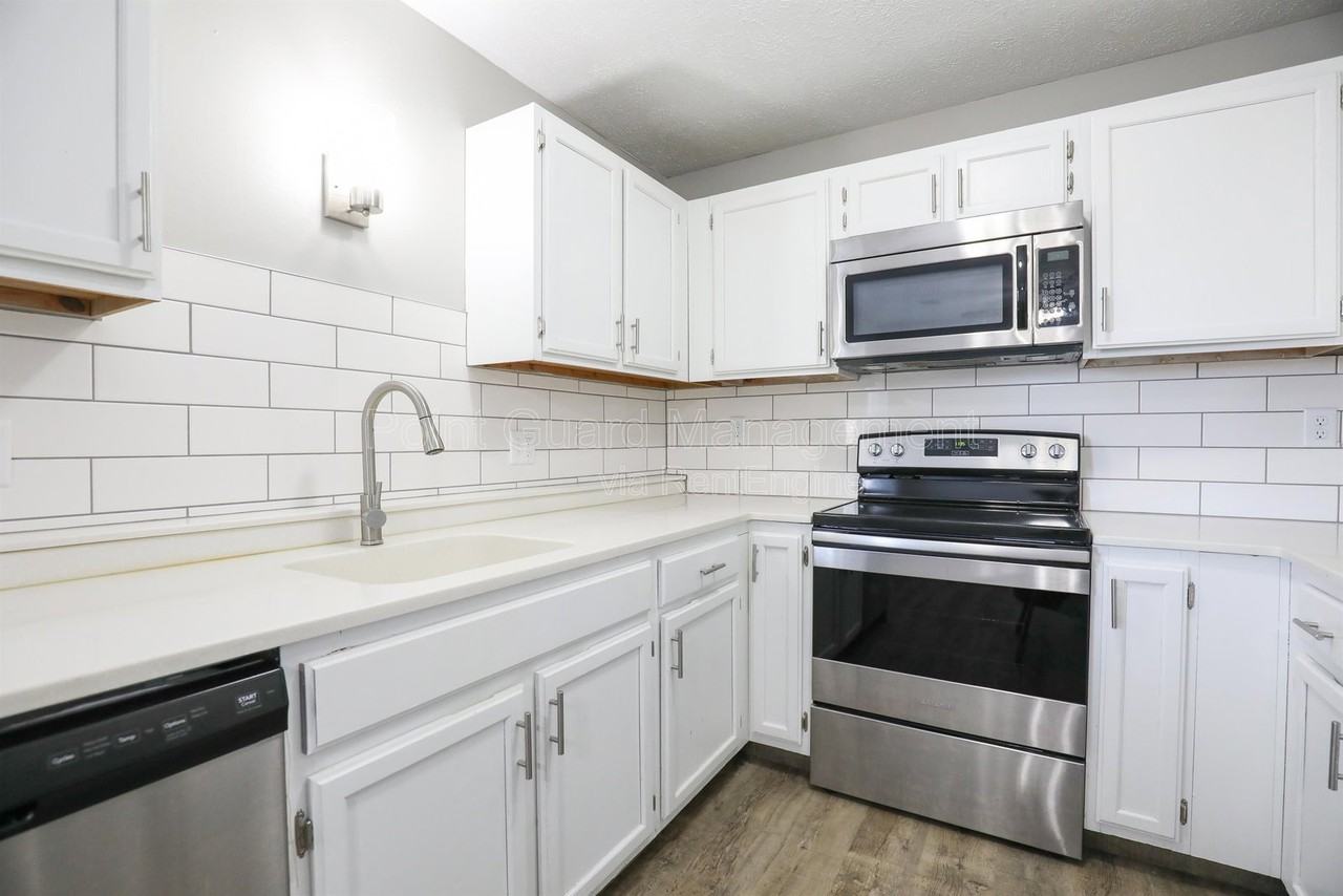 1224 Gold Coast Rd #133 - Photo 7 of 28