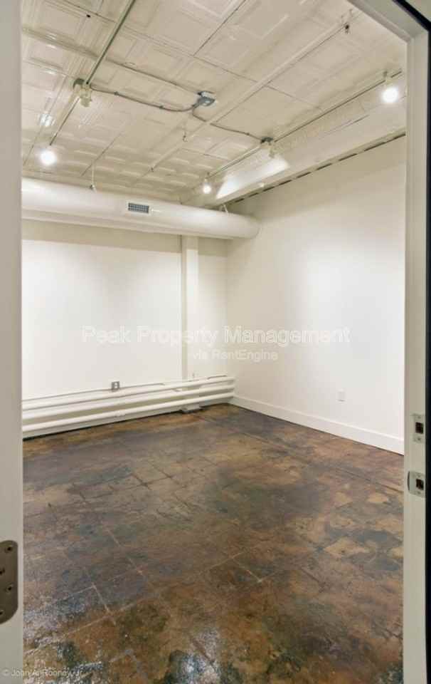132 N Sycamore St - Photo 3 of 4