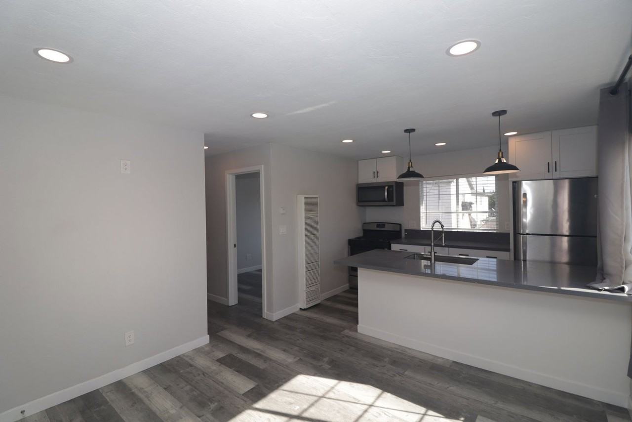 4239 Swift Ave - Photo 5 of 50