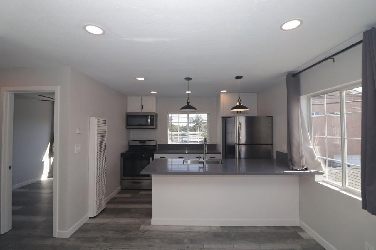 4239 Swift Ave - Photo 6 of 50