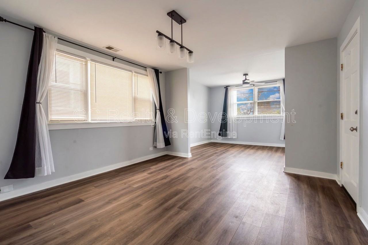 2928 N Ridgeway Ave #3 - Photo 4 of 22