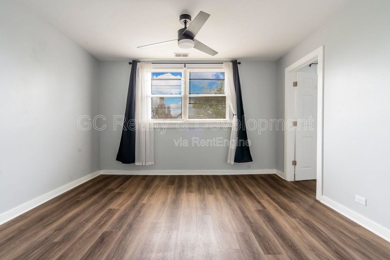 2928 N Ridgeway Ave #3 - Photo 6 of 22