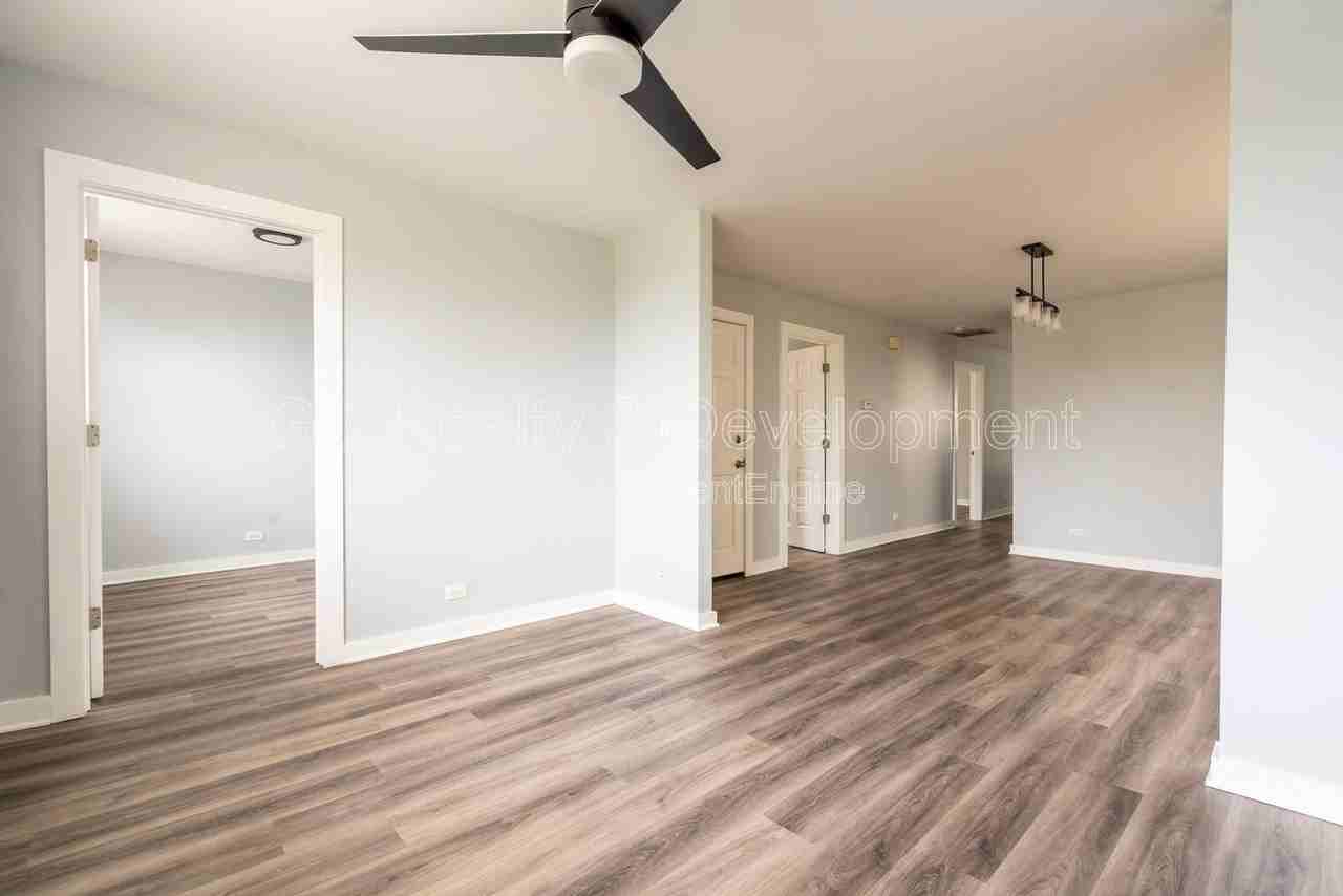 2928 N Ridgeway Ave #3 - Photo 7 of 22