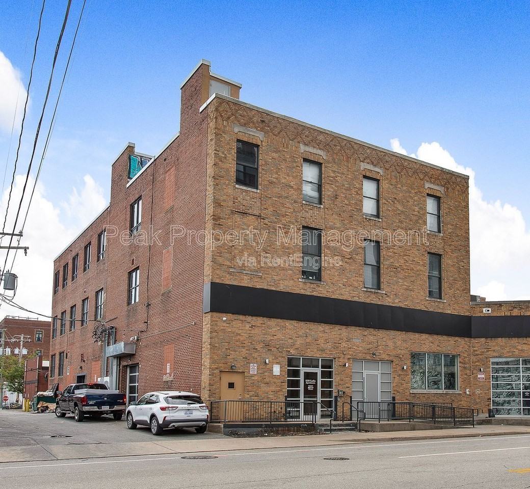 1510 W Broad St #307 - Photo 2 of 41