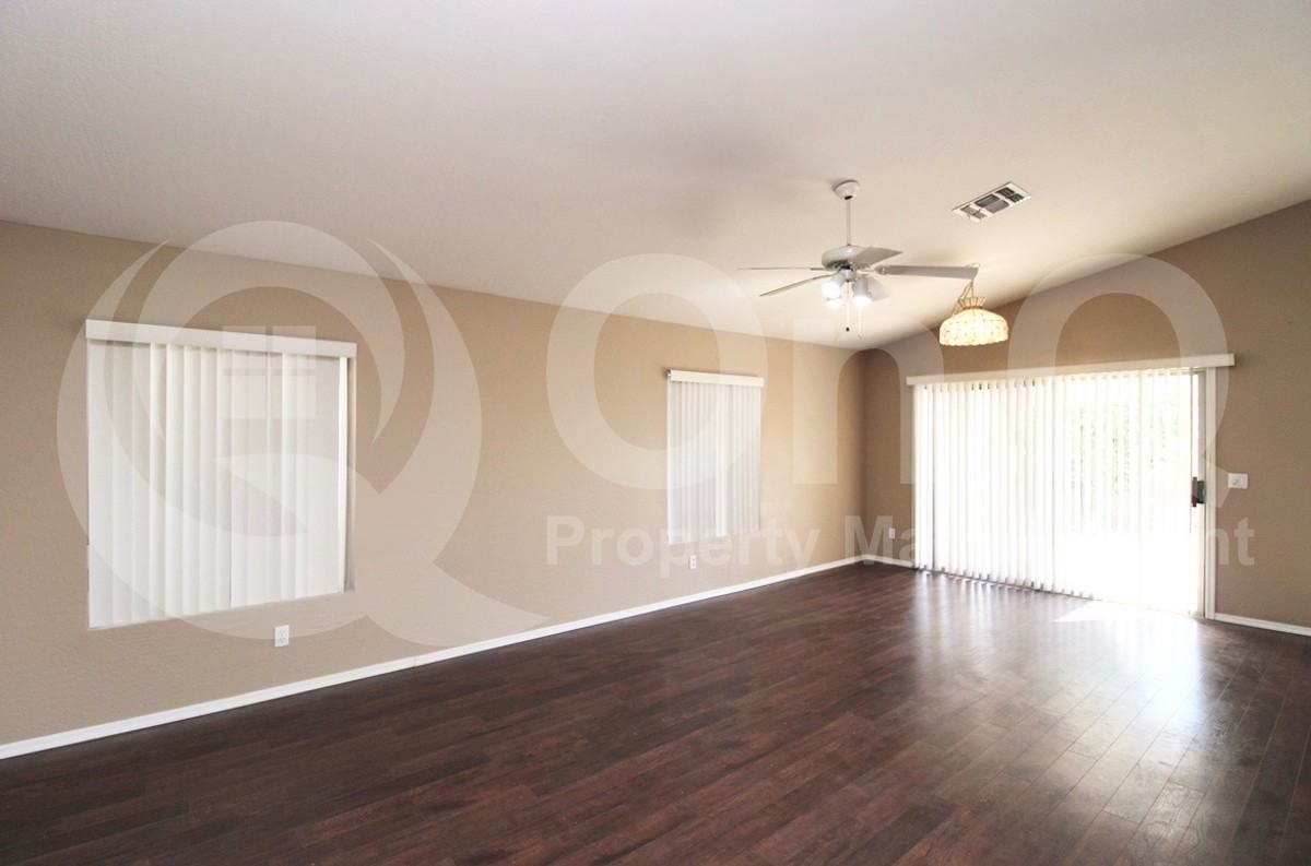 1015 E Princeton Ave - Photo 4 of 17