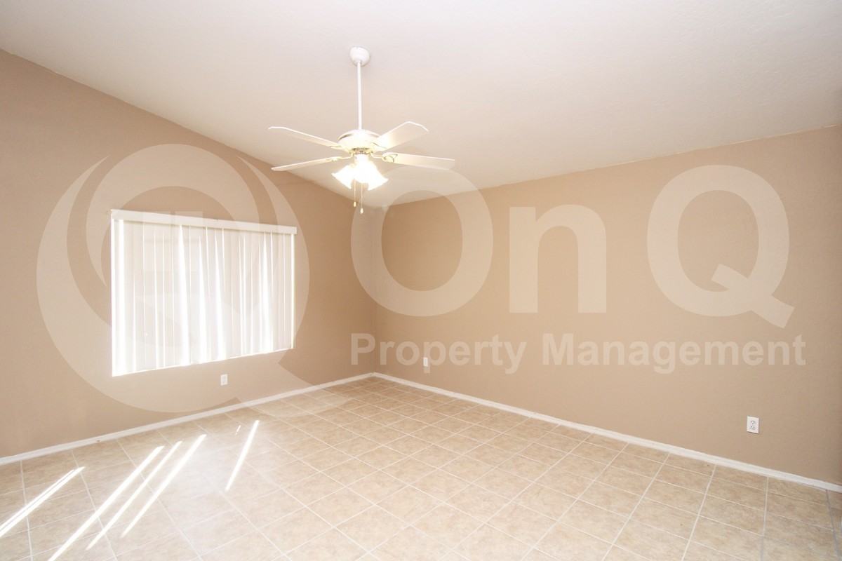 1015 E Princeton Ave - Photo 6 of 17