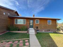 featured image of 218 6th St