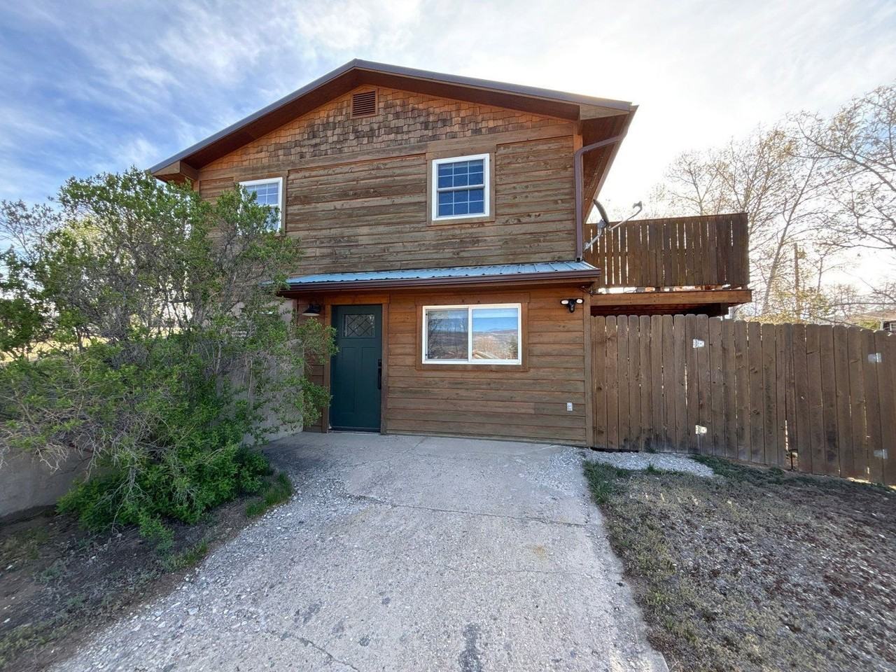 218 6th St - Photo 2 of 31