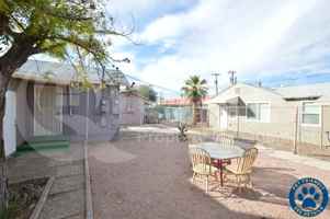 featured image of 901 N Arbor Ave