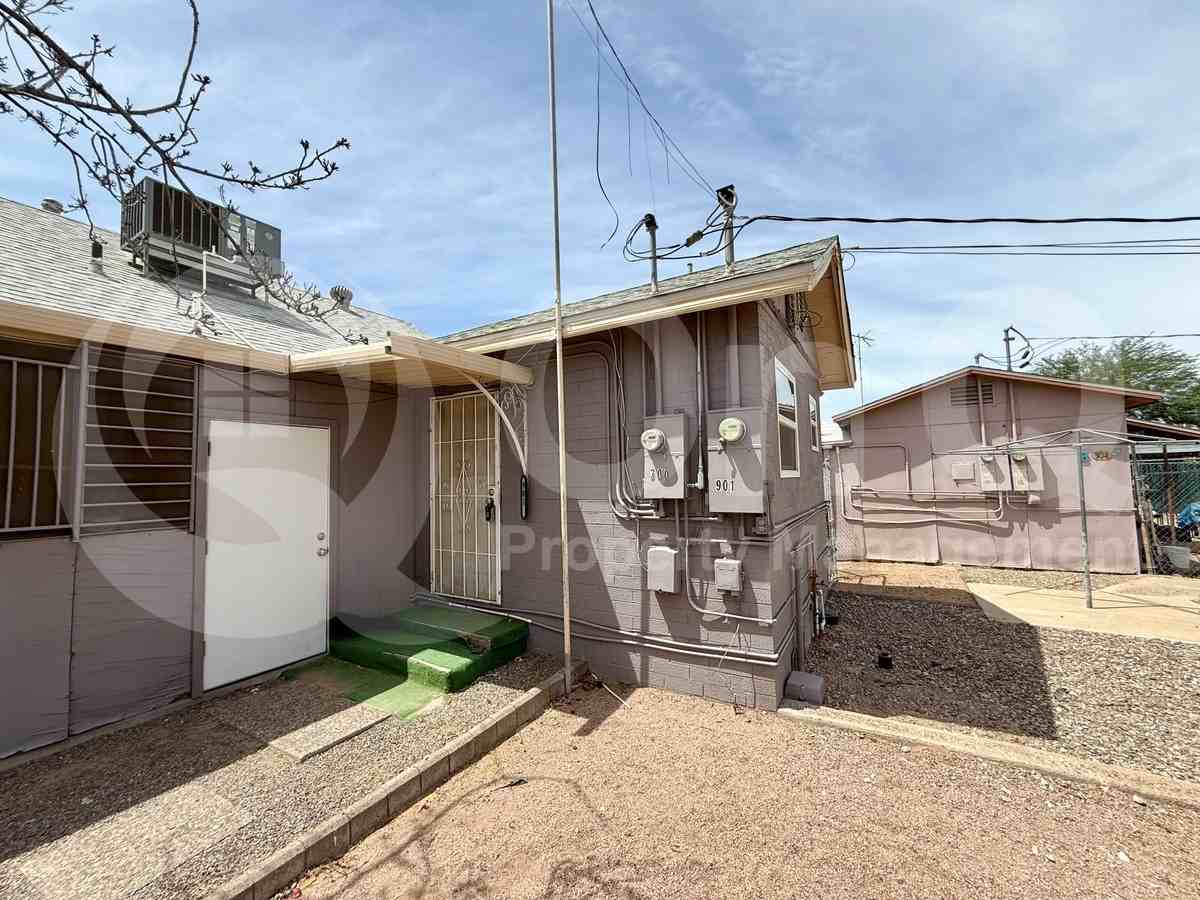 901 N Arbor Ave - Photo 4 of 18