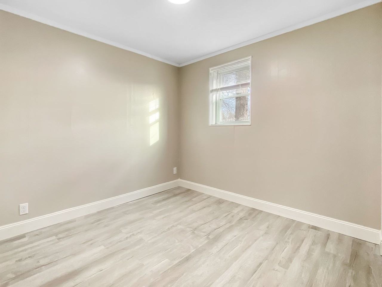 104 S Beechtree St #A - Photo 6 of 10