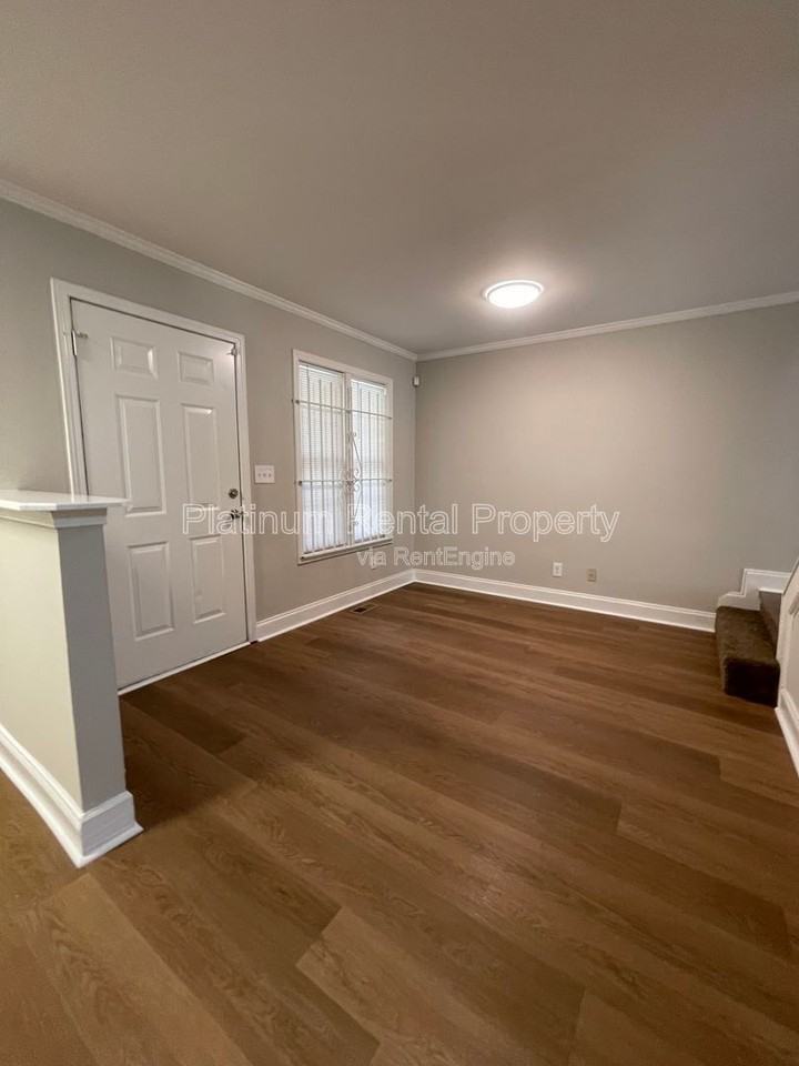 1135 Coleman St Sw - Photo 6 of 38