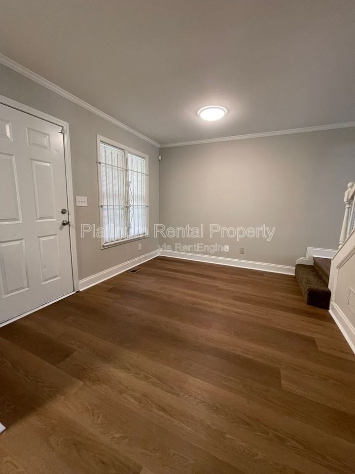 1135 Coleman St Sw - Photo 7 of 38