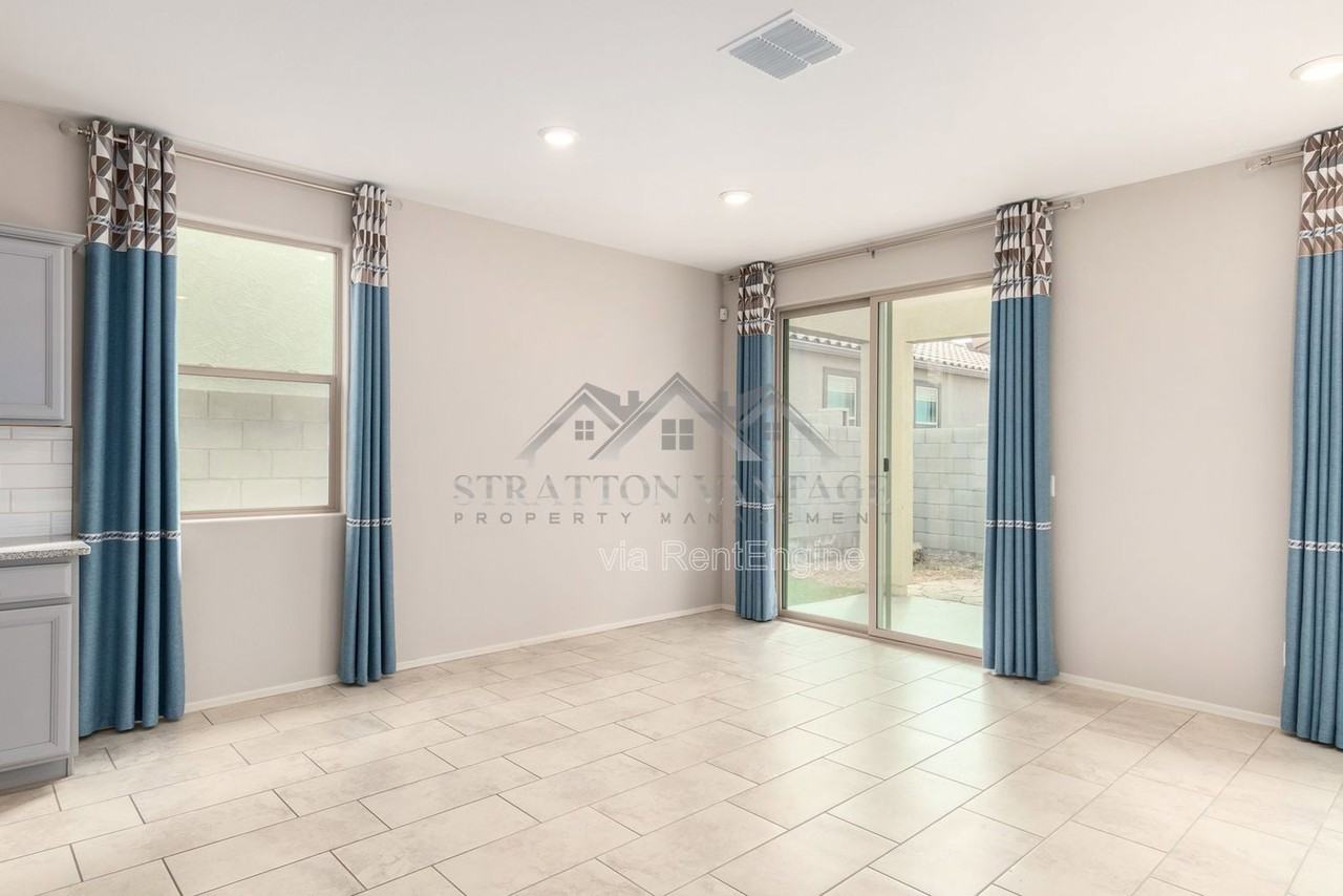 55 E Constitution Dr - Photo 6 of 28
