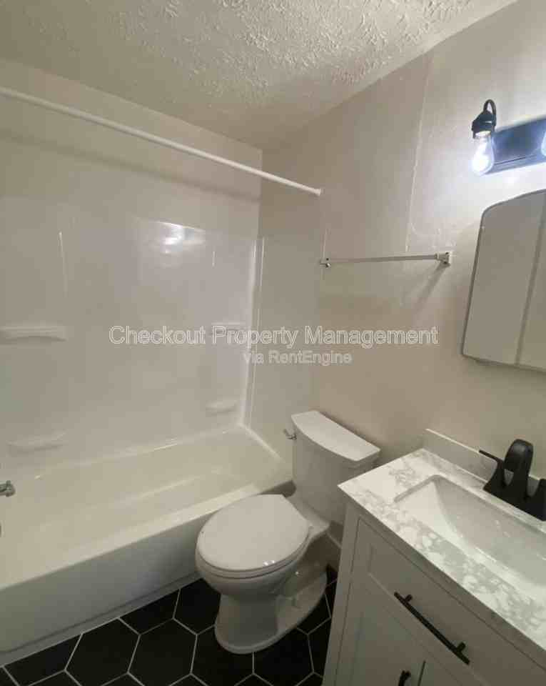 120 Bellerive Blvd - Photo 5 of 5