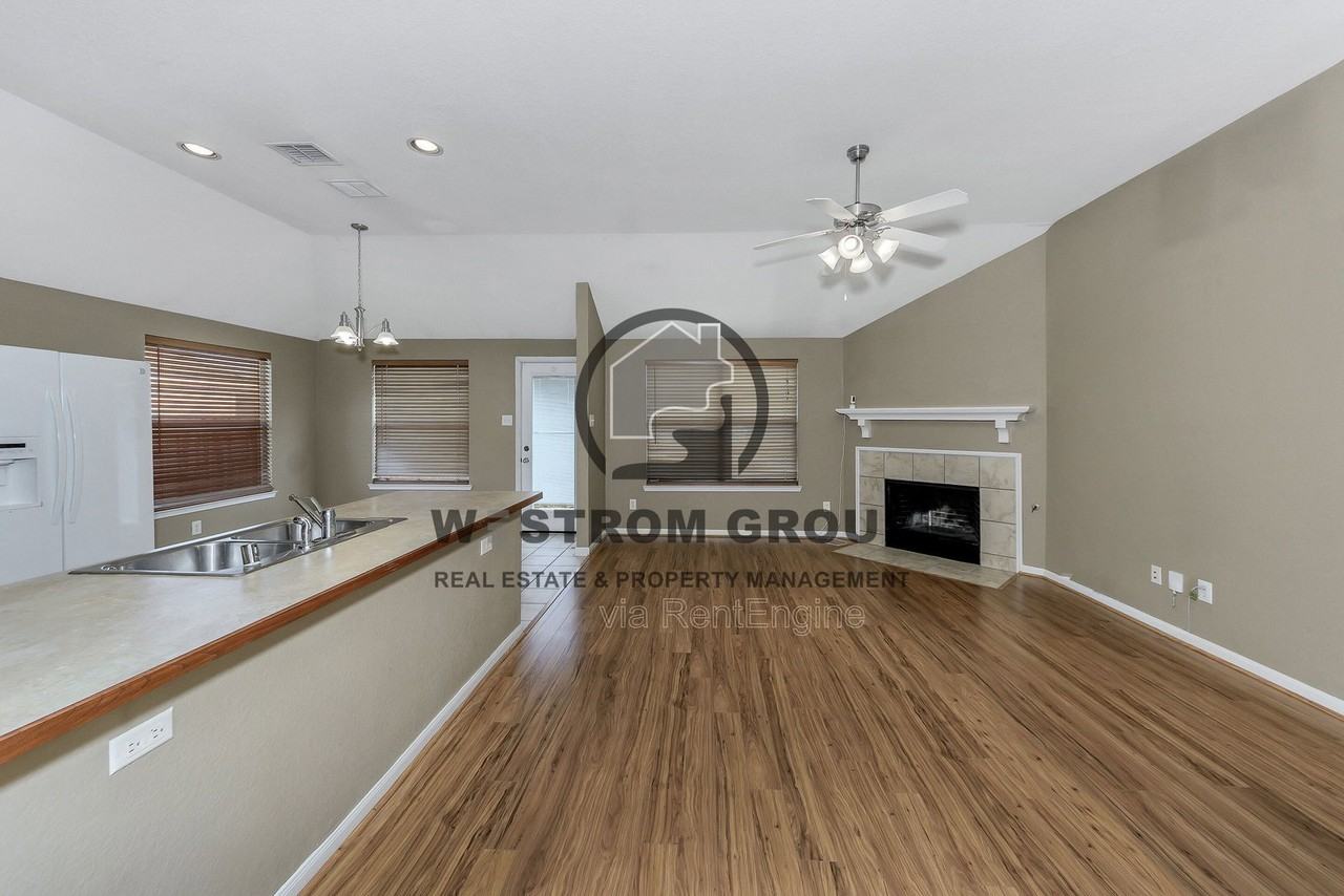 1225 Roping Reins Way - Photo 7 of 31