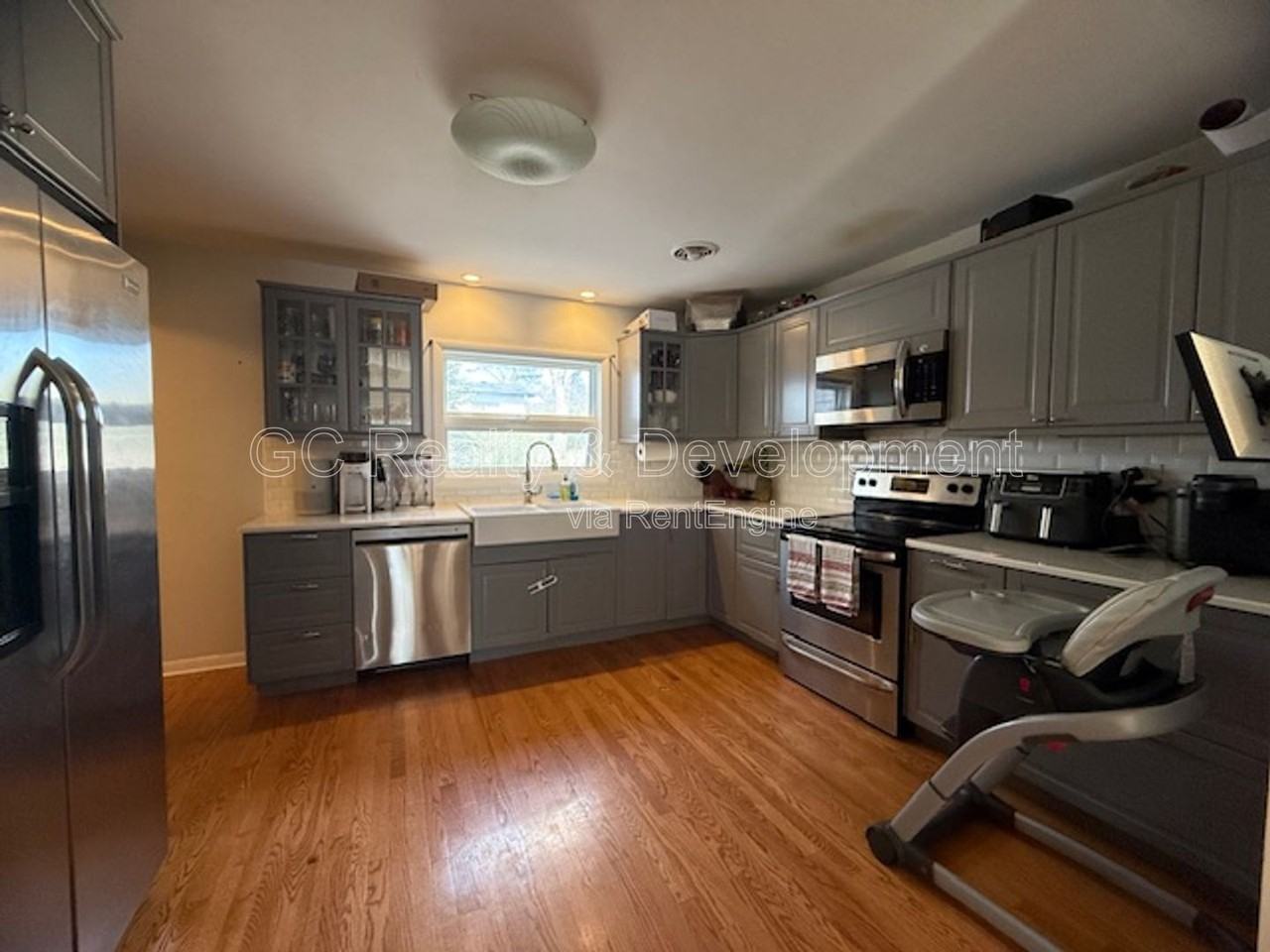 558 Mallard Ln - Photo 3 of 15