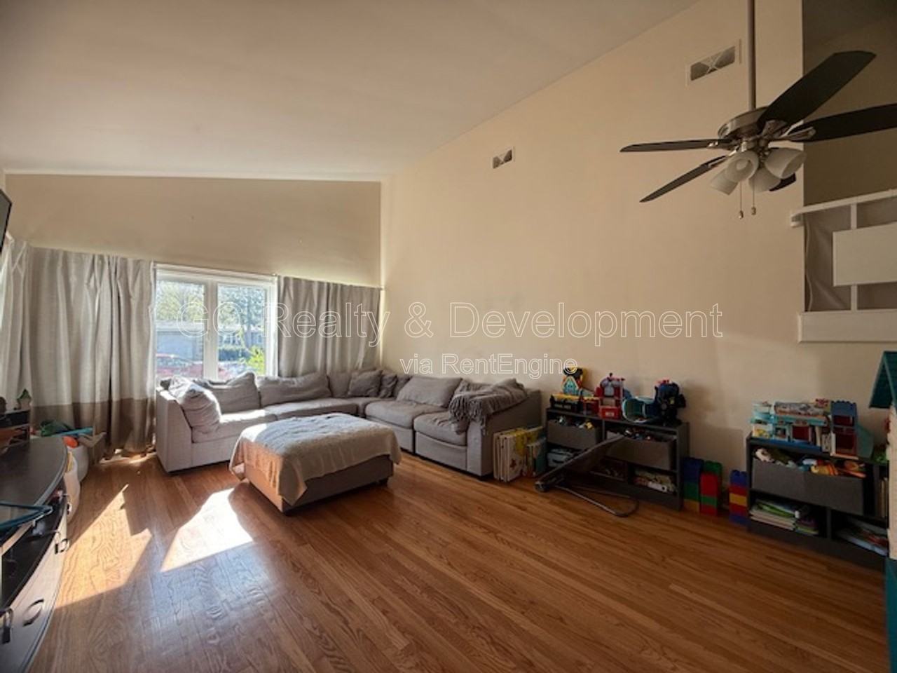 558 Mallard Ln - Photo 5 of 15