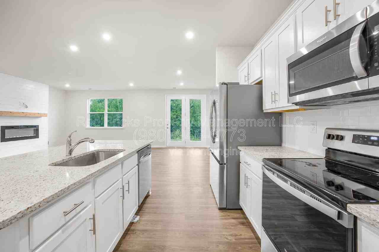 412 Wild Dove Ct - Photo 6 of 28