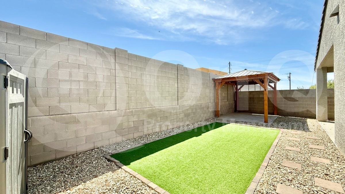 9053 W Agora Ln - Photo 5 of 5