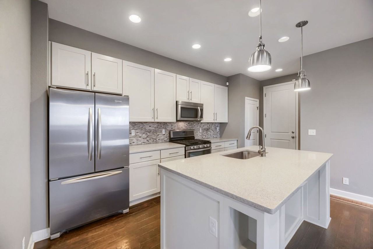 10825 E 28th Pl - Photo 6 of 12