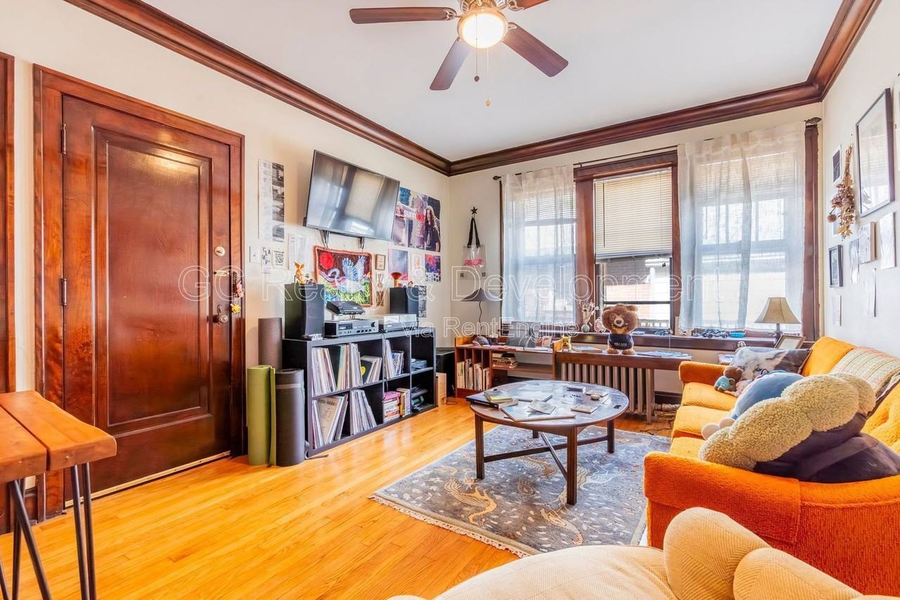 3649 N Kedvale Ave #1B - Photo 4 of 18