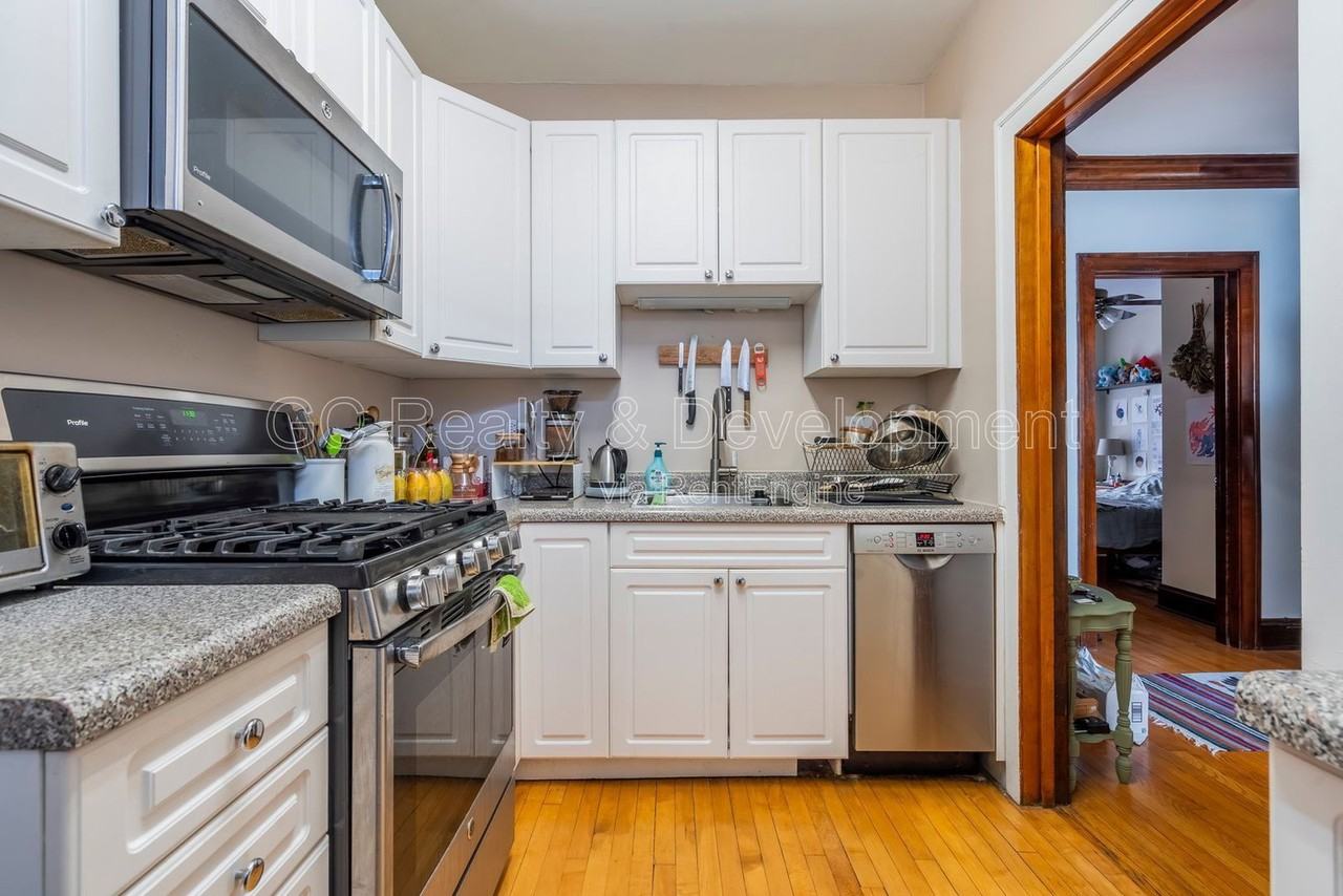 3649 N Kedvale Ave #1B - Photo 7 of 13