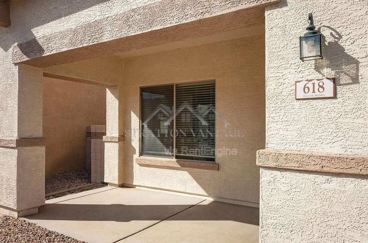 618 E Payton Cir - Photo 2 of 32