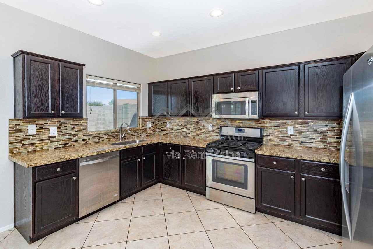 618 E Payton Cir - Photo 7 of 32