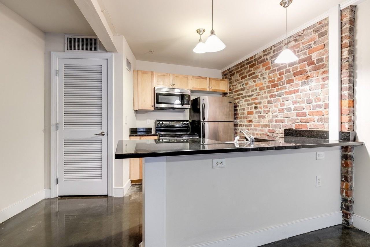 1321 1/2 E Main St #C01 - Photo 4 of 15