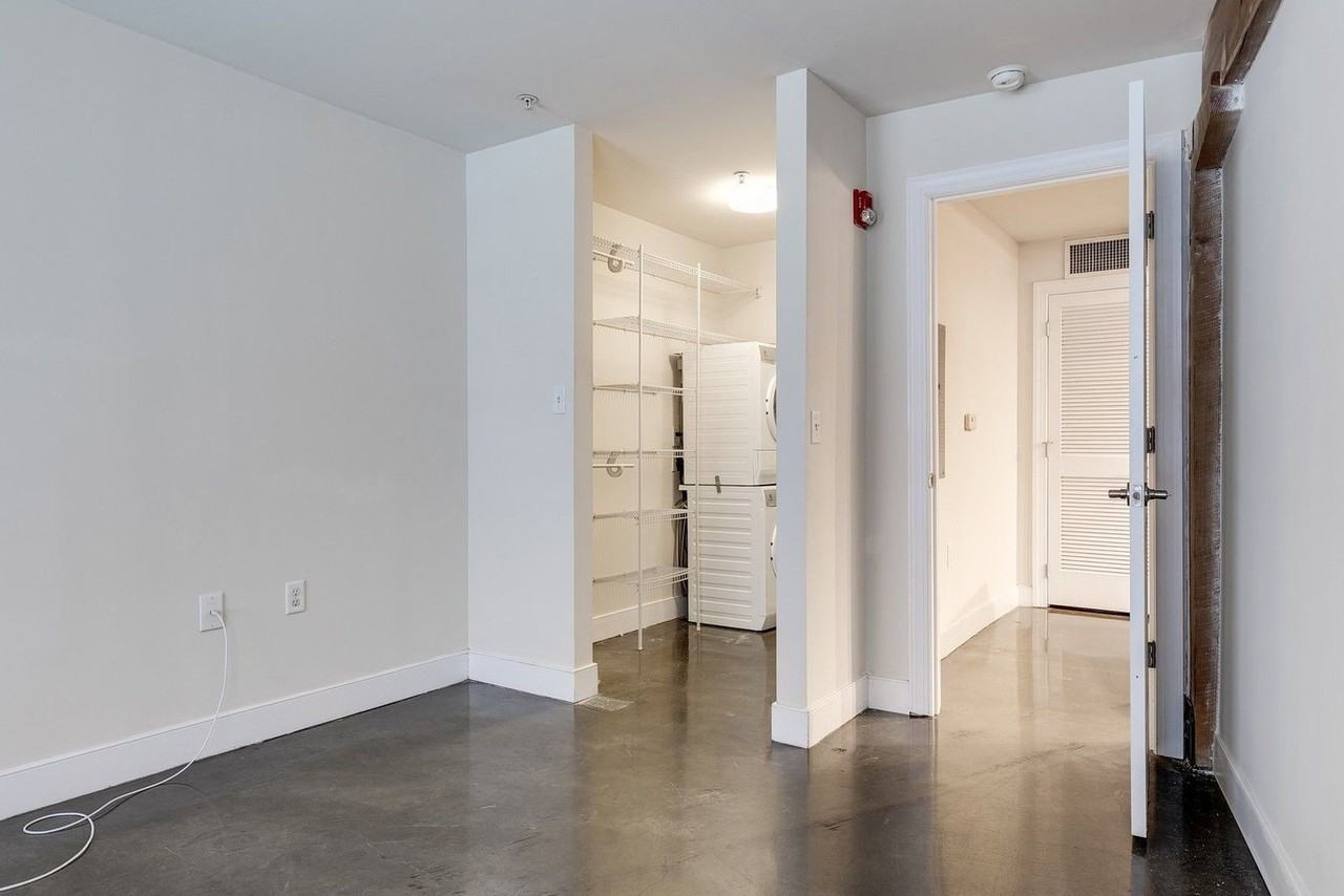 1321 1/2 E Main St #C01 - Photo 6 of 15