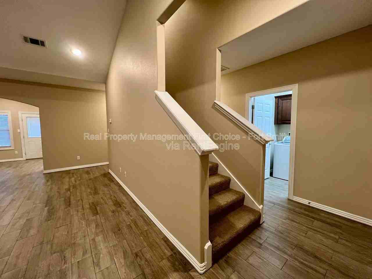 6803 Maribette Rd - Photo 3 of 21