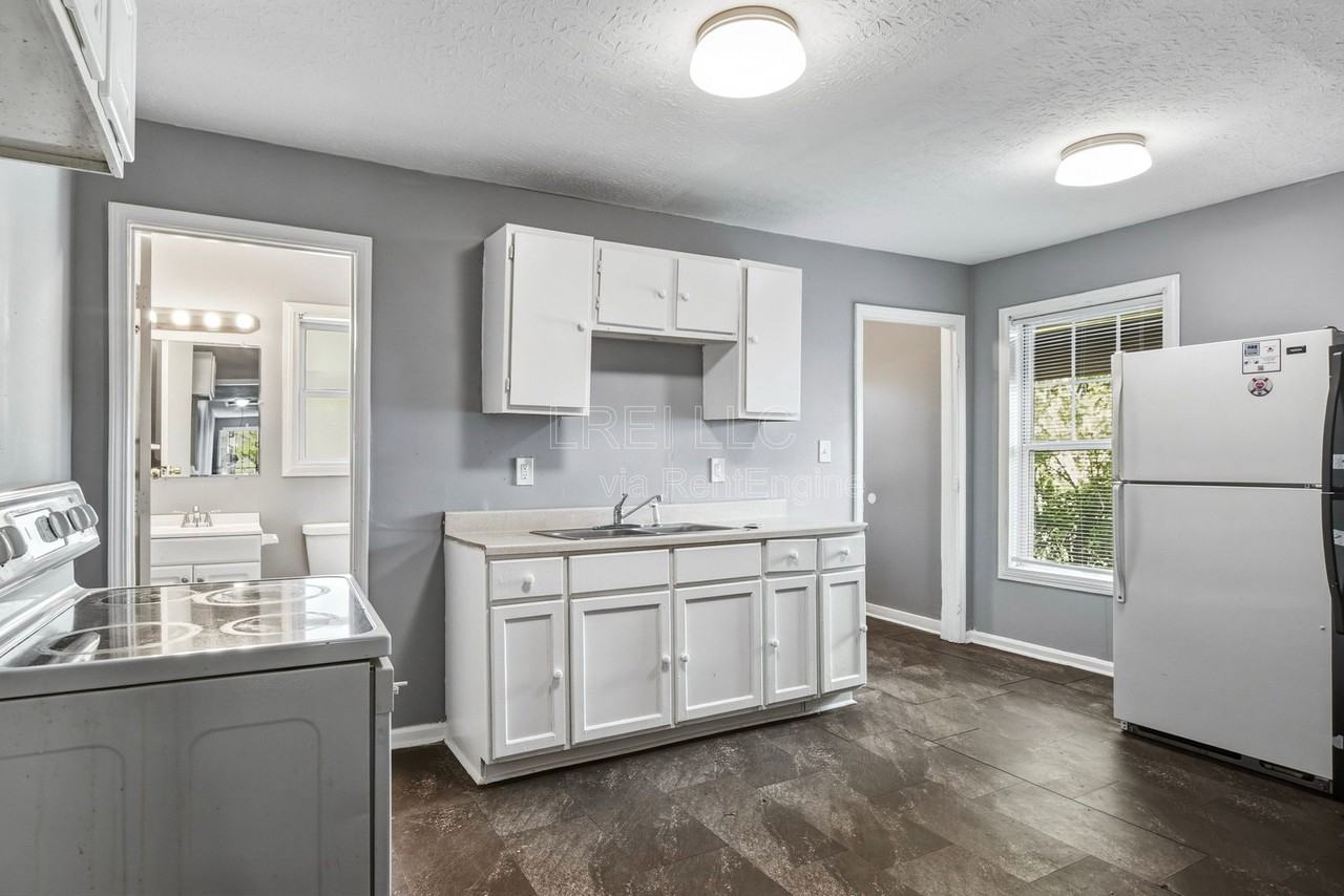 2931 Virginia Ave - Photo 6 of 12