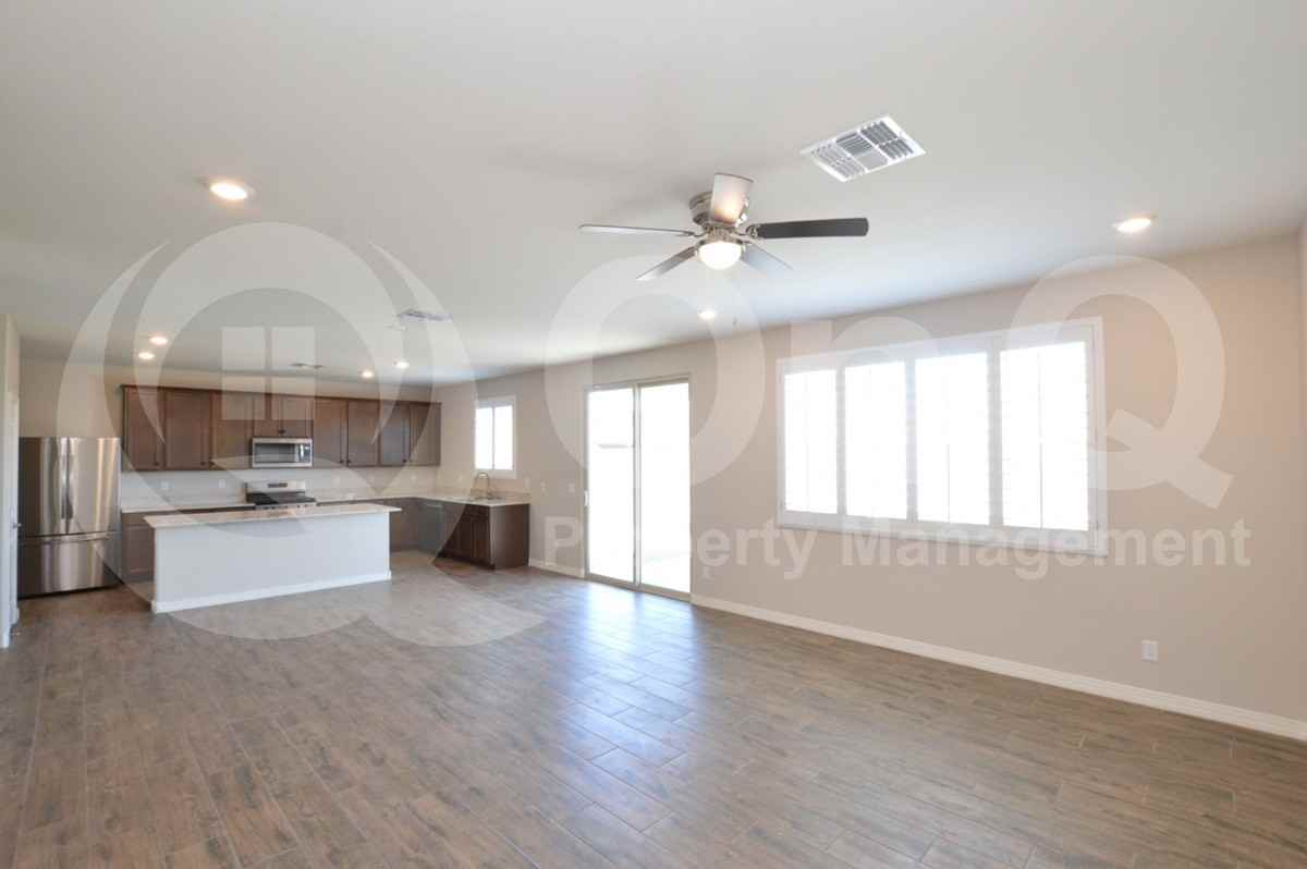 12351 W Kaler Dr - Photo 4 of 25