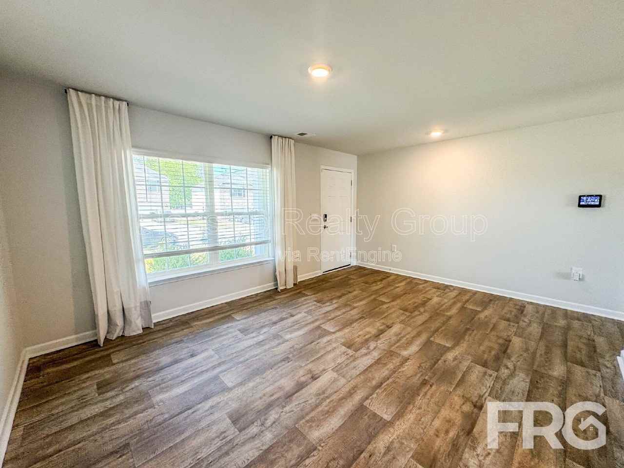 1313 Riverstone Dr - Photo 7 of 34