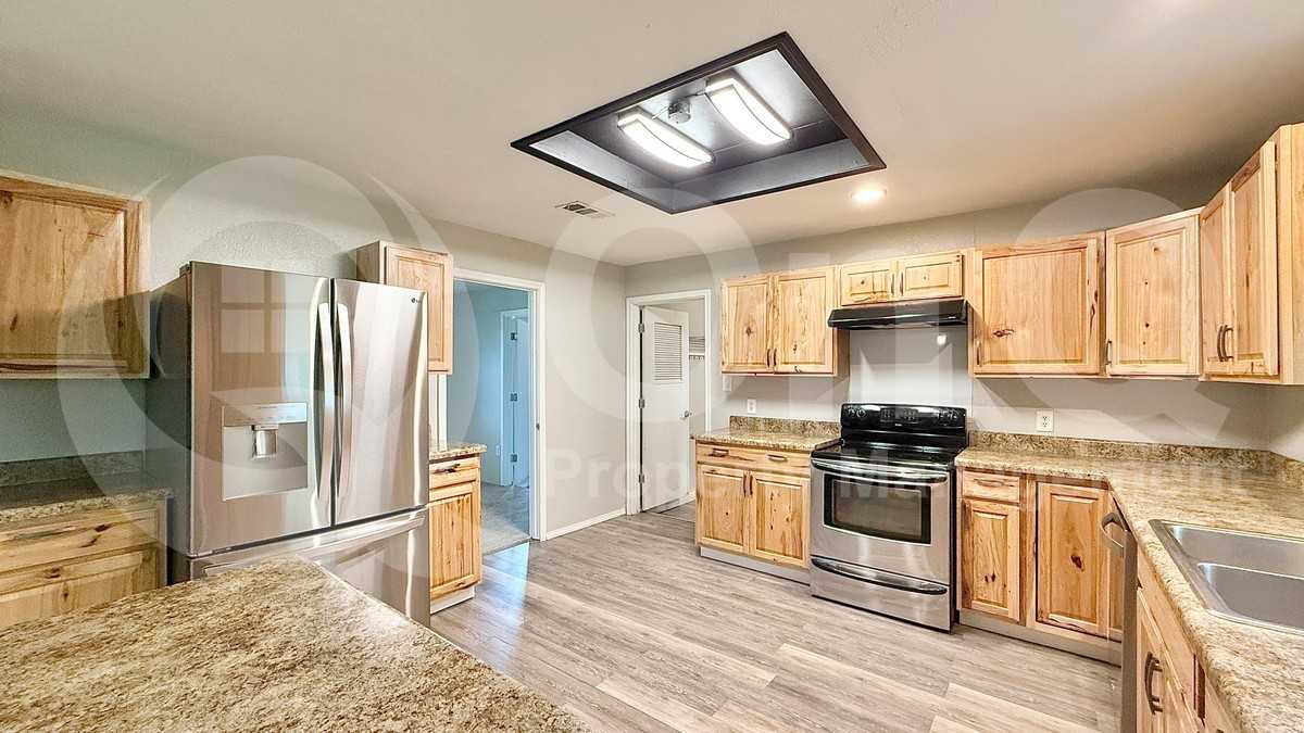 3767 Fm 963 - Photo 4 of 17